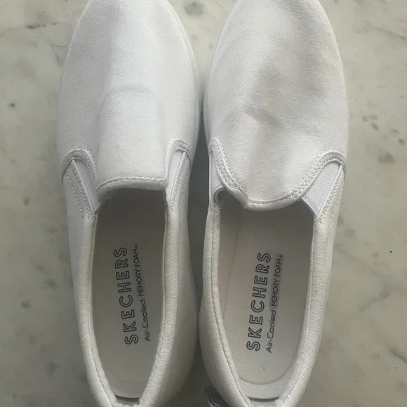 NWT Skechers White Slip-On Shoes - Picture 3 of 10